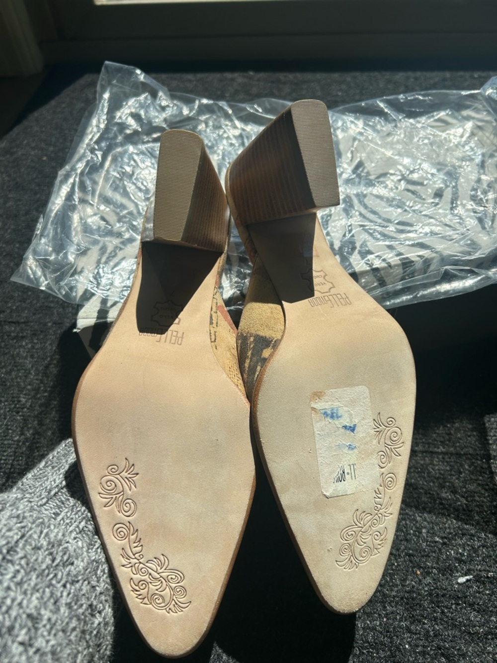 Pelle Moda Olive Green Suede Pointed-Toe Slip-On Mules - Picture 3 of 4